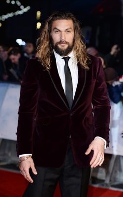 jason-momoa-taille jason-momoa-taille